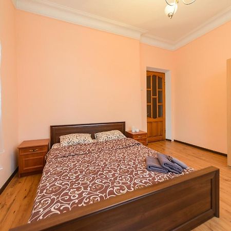 Apartments On Kreshchatik 17 Kiev Ngoại thất bức ảnh